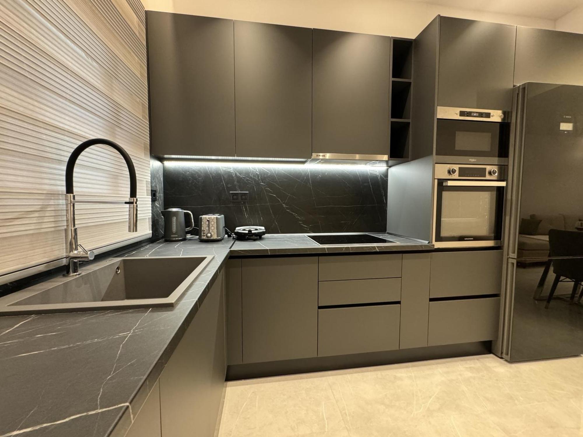 Platinum River Apartment *